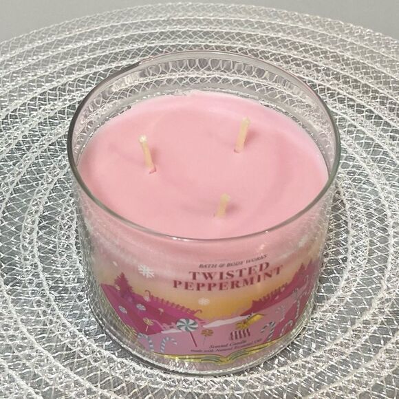 BBW Twisted Peppermint 3 Wick Candle NWT - Picture 2 of 4